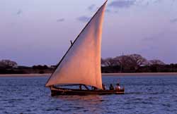 Segelschiff vor der Küste von Kenia