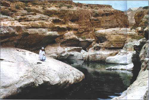 Die tief ins Hadjar-Gebirge schneideneden Wadis zählen zu den einsamsten und malerischsten Winkeln im Oman 